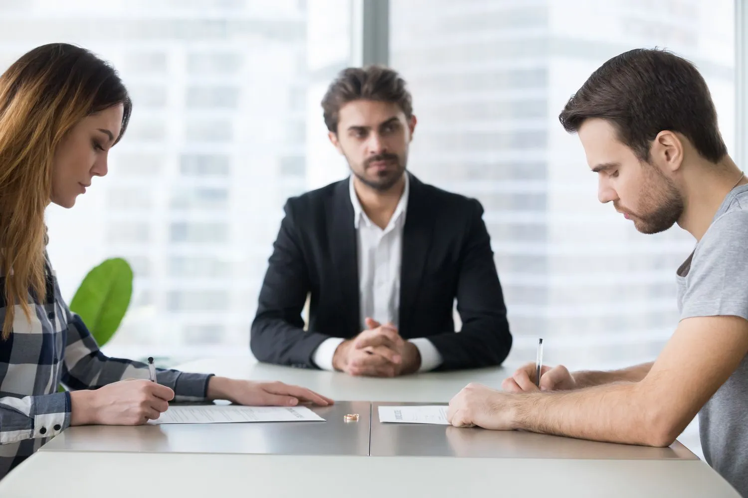 How EH Mediation Guides Couples Toward Fair and Balanced Outcomes Knutsford
